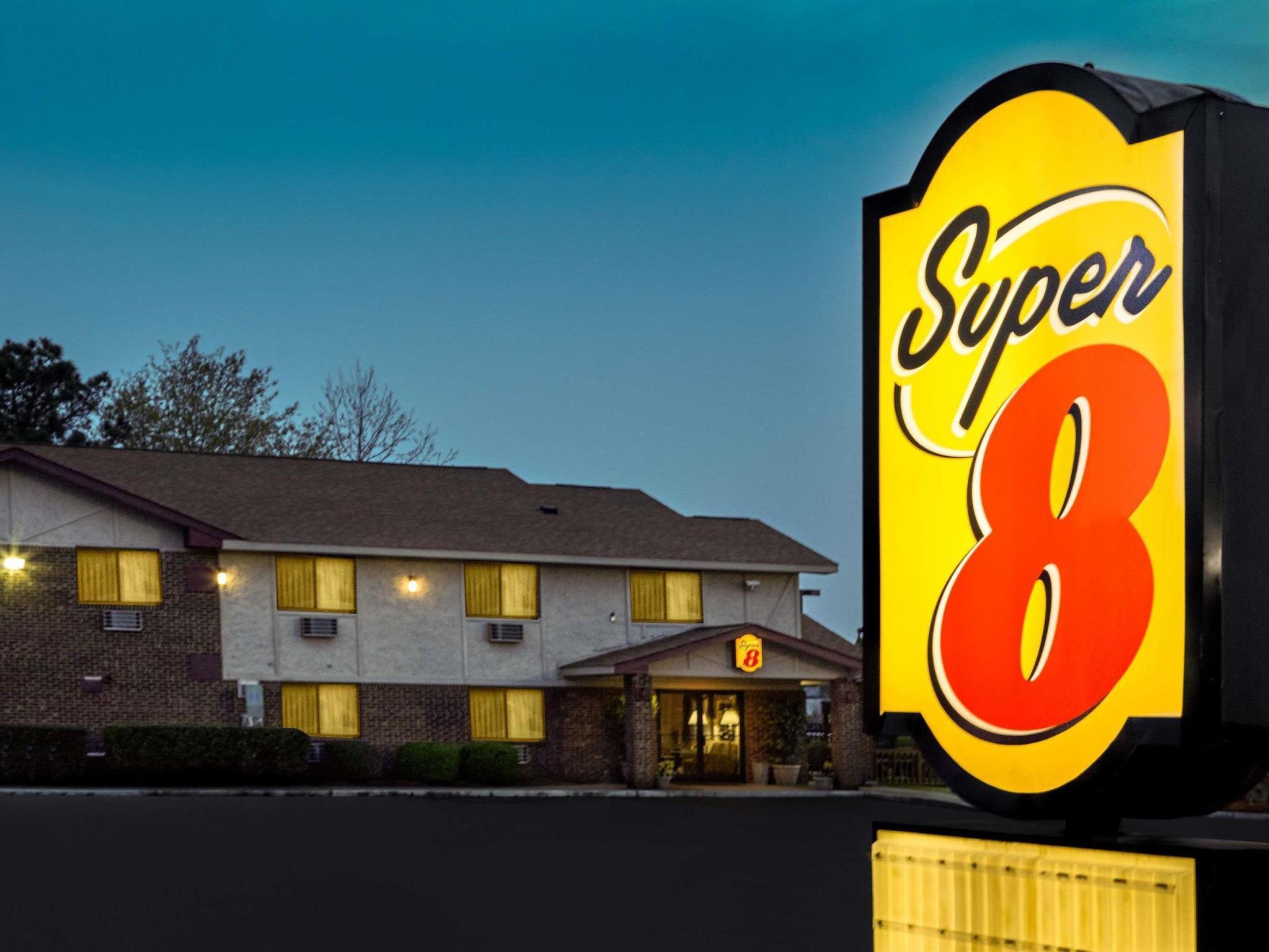 Super 8 By Wyndham Greenville Exterior foto